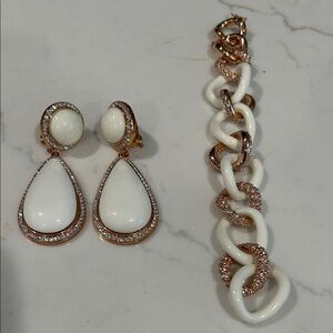 Elegant White and Gold Jewelry Set. Clip on earrings